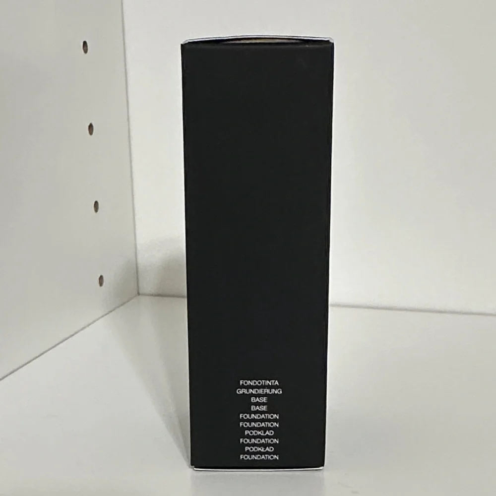 Light 2 Mont Blanc—NARS Light Reflecting Foundation - Picture 5 of 15